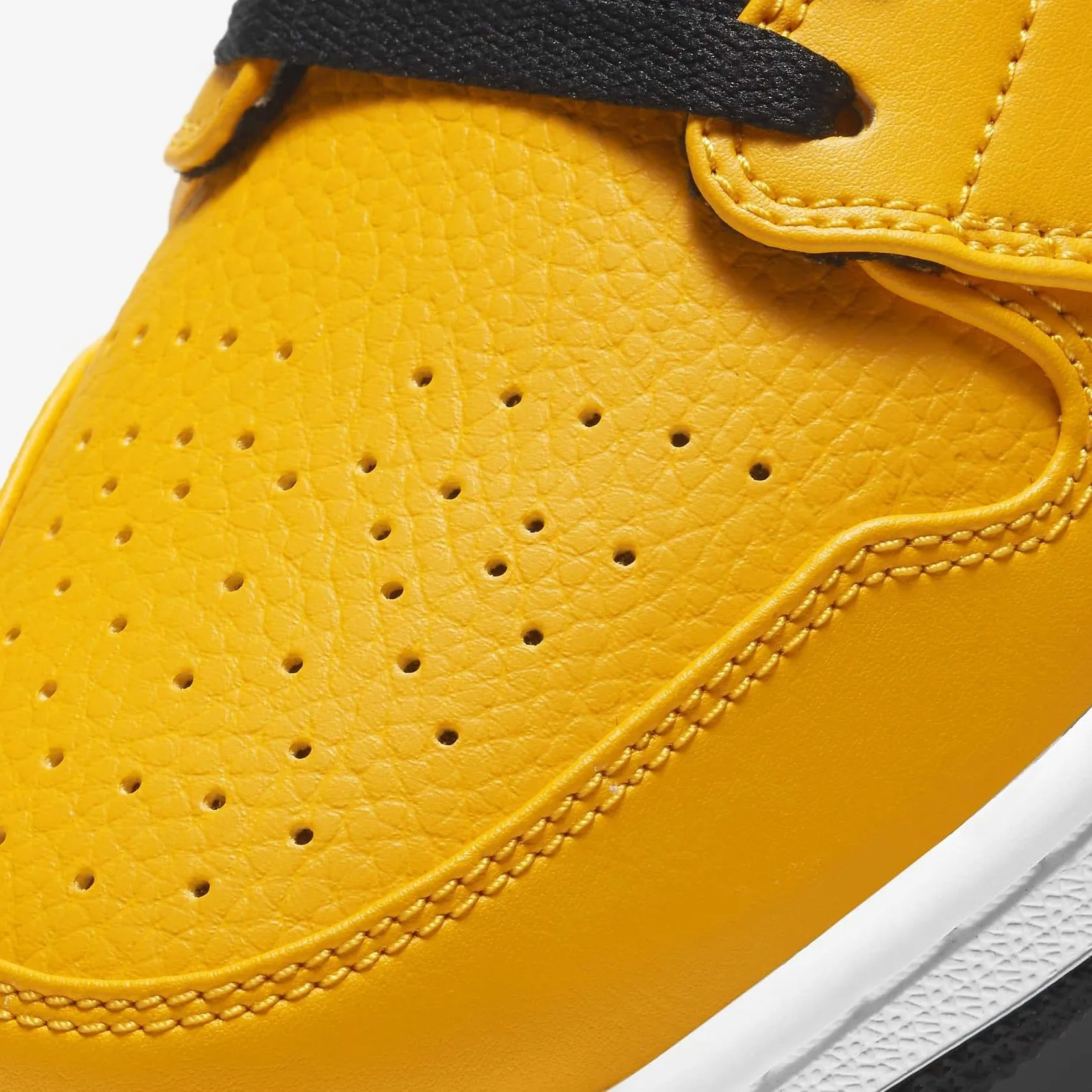 Men's Air Jordan 1 Low "University Gold" (553558-700)