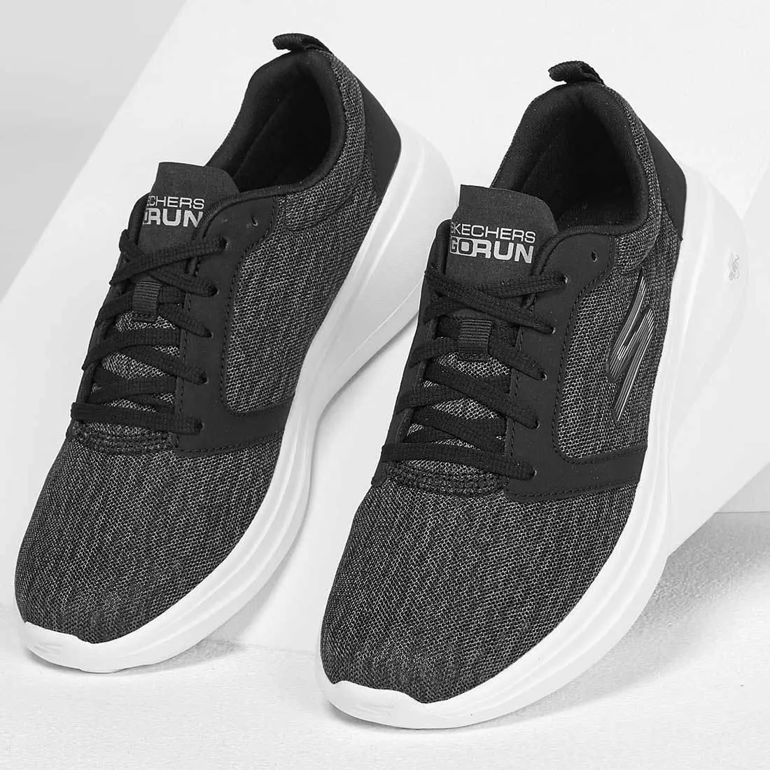 Skechers GOrun FAST - Motivation